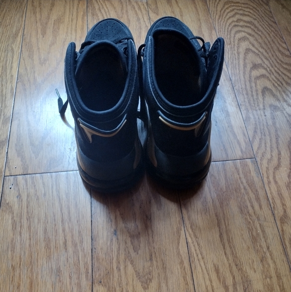 Sneakers - Picture 2 of 2